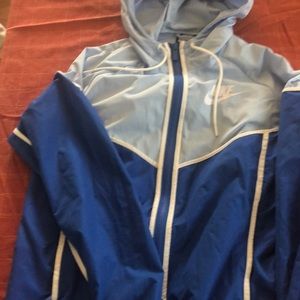 Women Nike wind jacket